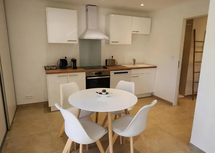شقة T2 Centre Ile Rousse *