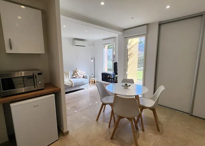 شقة T2 Centre Ile Rousse LʼÎle-Rousse
