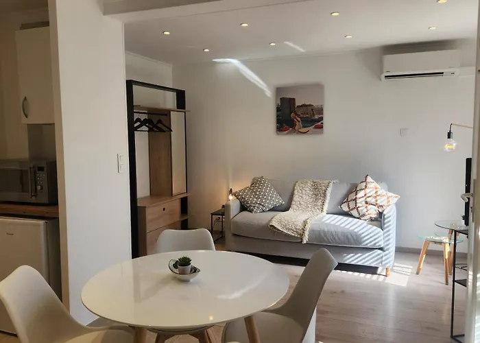 شقة T2 Centre Ile Rousse *
