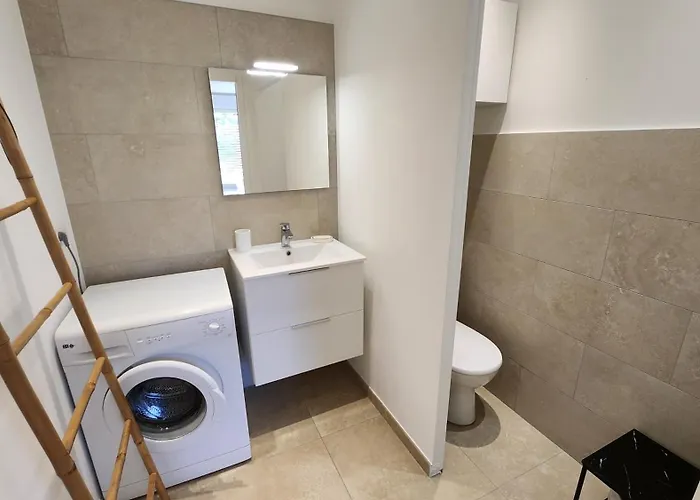 T2 Centre Ile Rousse Apartment *